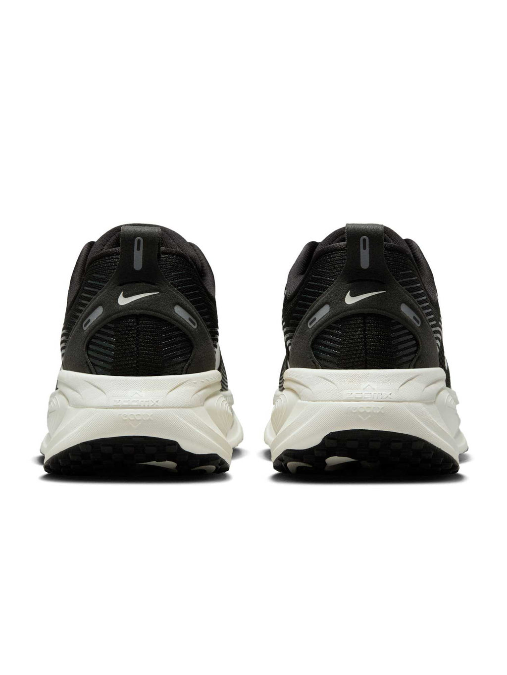 NIKE Обувки W VOMERO 18