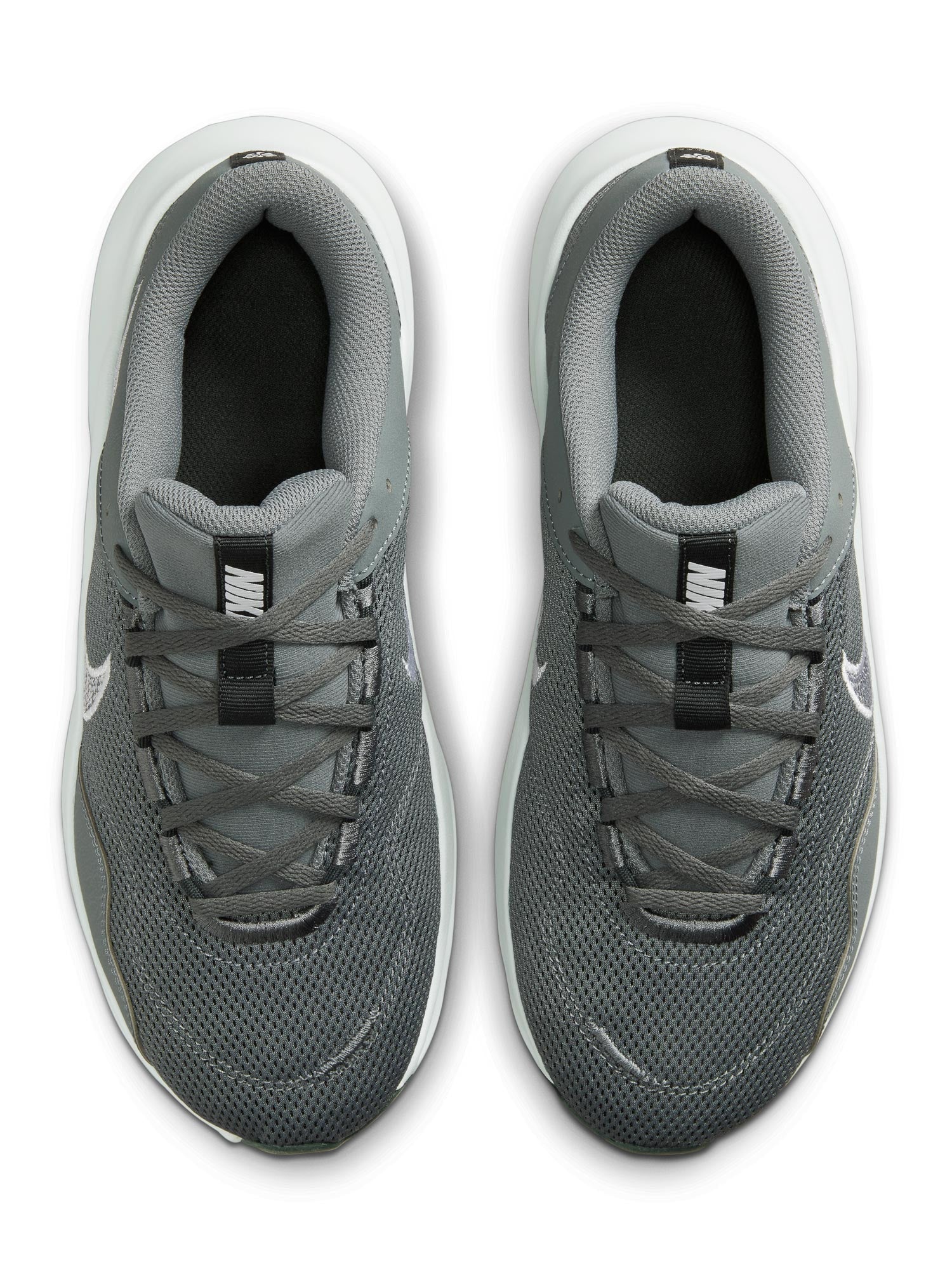 NIKE Обувки M LEGEND ESSENTIAL 3 NN