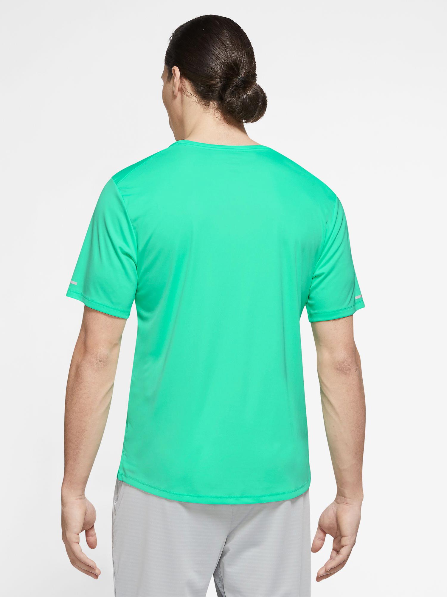 NIKE Тениска M NK DF UV MILER RUNDVN SS GFX